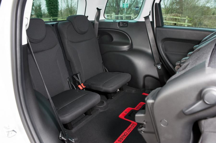  Fiat 500L 2014 года  (UK) (фото 17 из 19)
